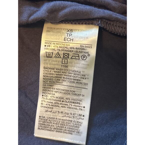 NWT Old Navy Women's Navy Blue Short Sleeve Cropped T Shirt Size XS - Picture 4 of 5